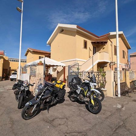 Un Passo Dal Mare E Dalla Citta. Cagliari Esterno foto