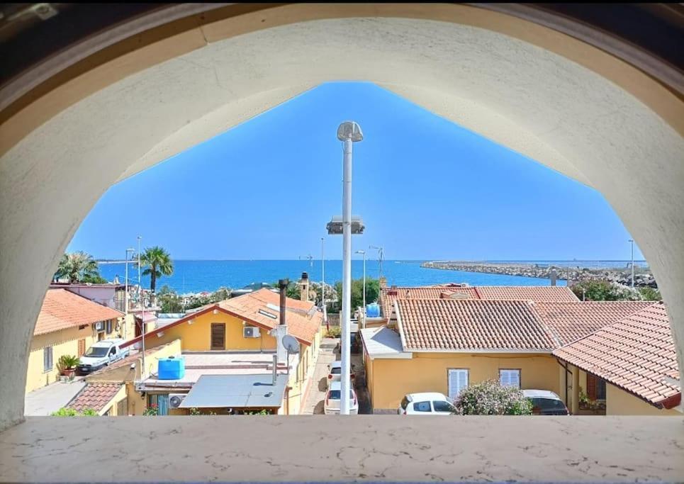 Un Passo Dal Mare E Dalla Citta. Cagliari Esterno foto